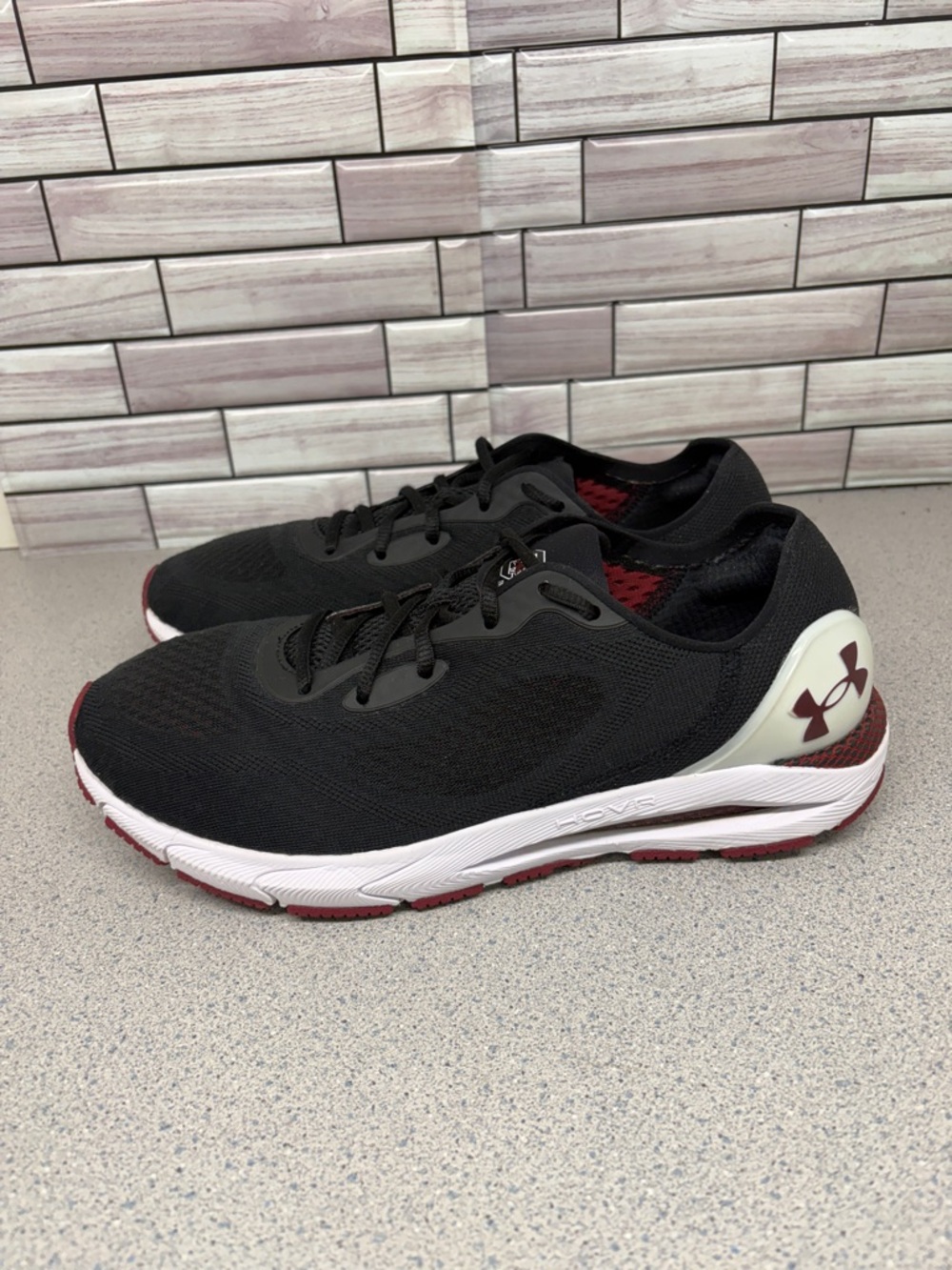Under Armour HOVR Sonic 5 South Carolina Gamecocks size 11 running shoes
